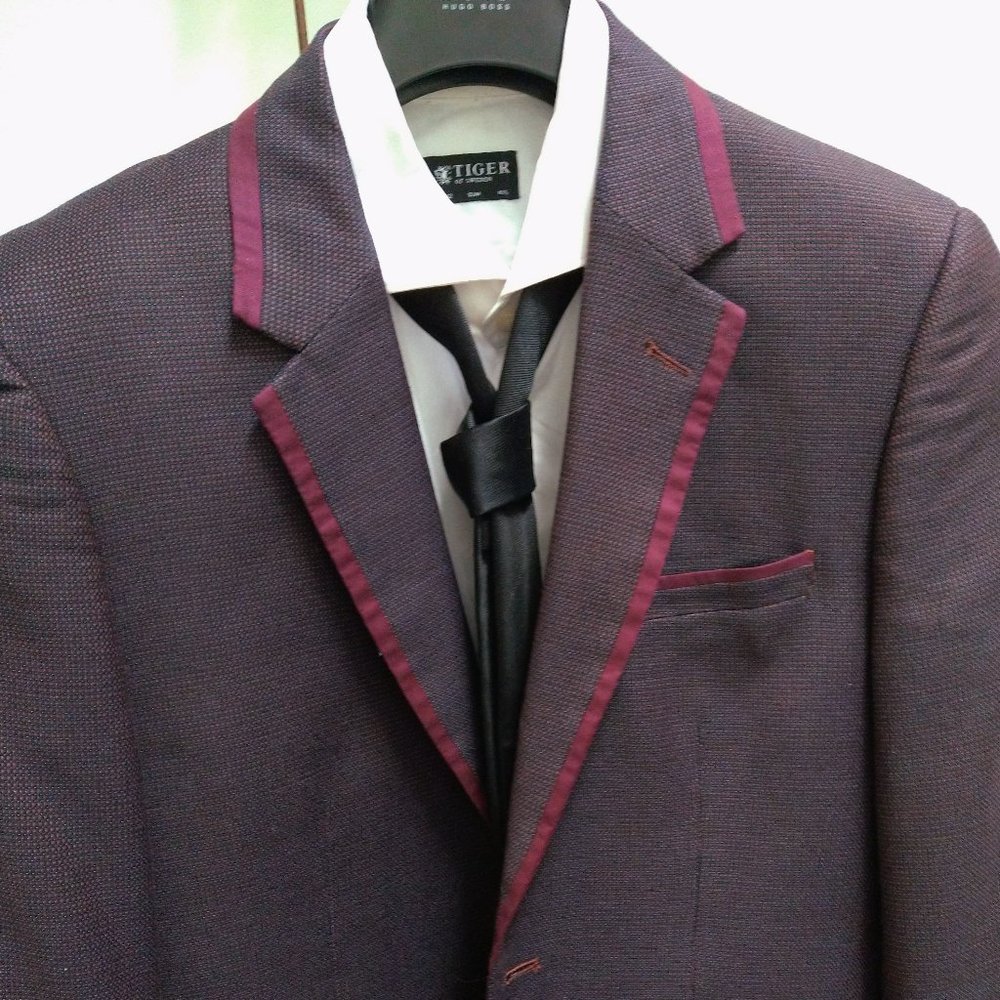 Maroon Burgundy Men Toxedo Blazer Size 38 a must have !